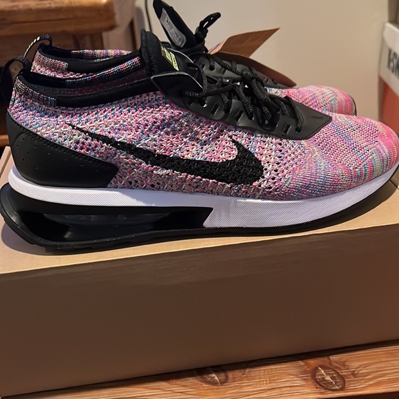 Nike Running Shoes - Picture 4 of 6